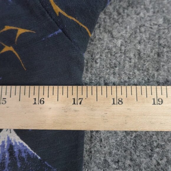 Uniqlo Hokusai T-shirt XS Blue All Over Print Mount Fuji Unisex Fit - Picture 6 of 6